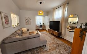 Ottawa Downtown Cozy Guesthouse